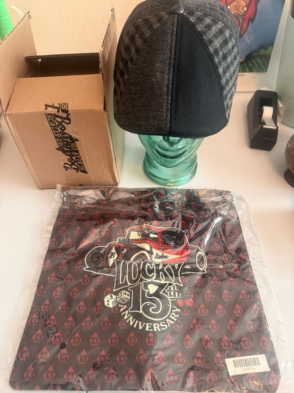 Boston Scally 13TH ANNIVERSARY- LUCKY 13 Cap with Dust Bag -Size XXL
NWT- Unworn